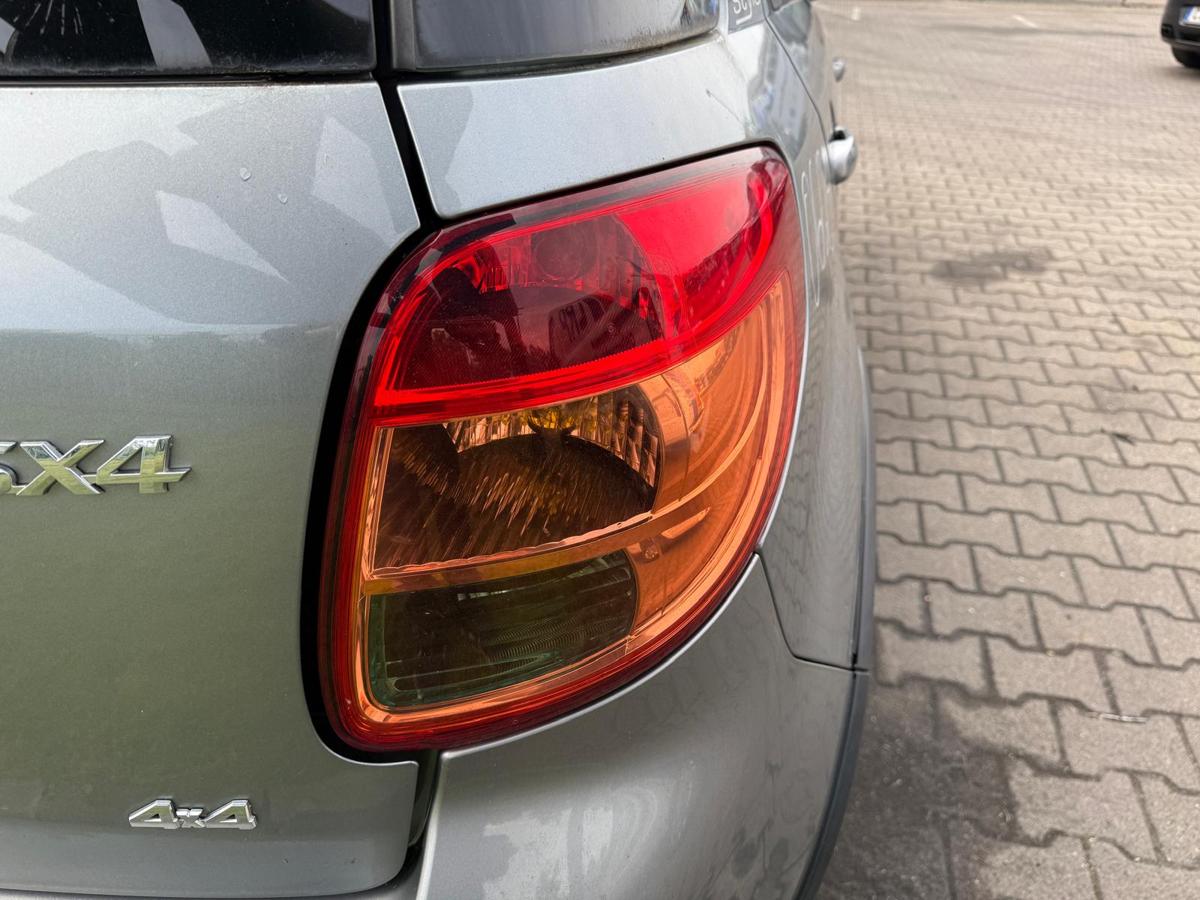 Suzuki SX4 EY original Rücklicht Rückleuchte Schlussleuchte rechts BJ11